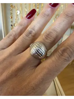 Anillo redondo con rayas - Plateado