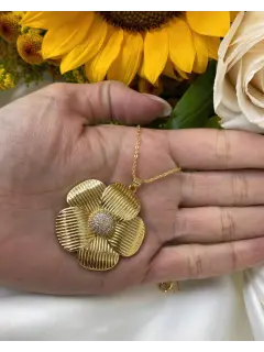 Collar - En forma de flor de girasol. Baño de oro 18K, tamaño grande