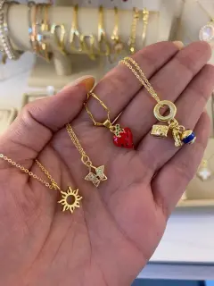 Collares con dijes al mayor