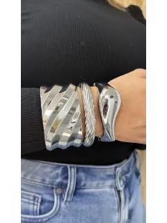 Set de Brazalete maximalista dorado y plateado - Diseño  geométrico  y con ondas