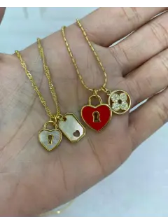 Collar doble dije- Corazón tipo candado plateado y rojo