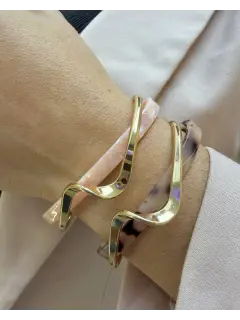 Pulseras de resina de color rosa suave con efecto mármol y beige suave con manchas de leopardo entrelazada con acero dorado