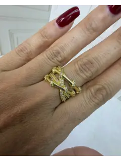 Anillo maxi en forma enredada con circones